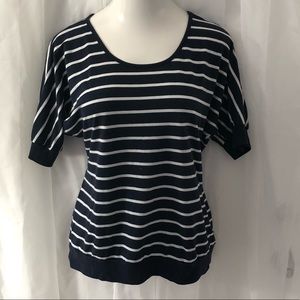 🌸Maurice’s navy white striped top, peekaboo back